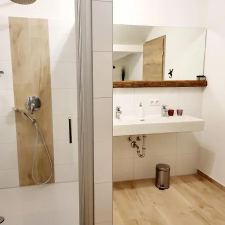 Monteurzimmer Ferienwohnung * Unterneukirchen