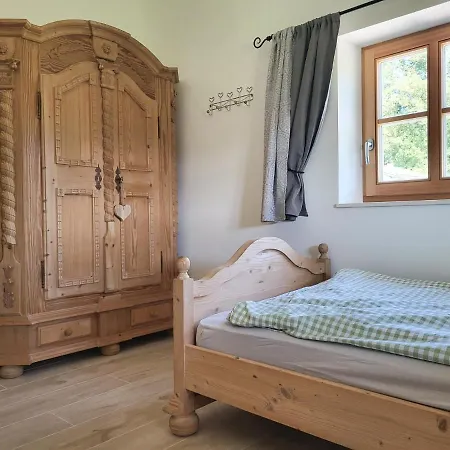 بيت ضيافة Monteurzimmer Ferienwohnung Unterneukirchen